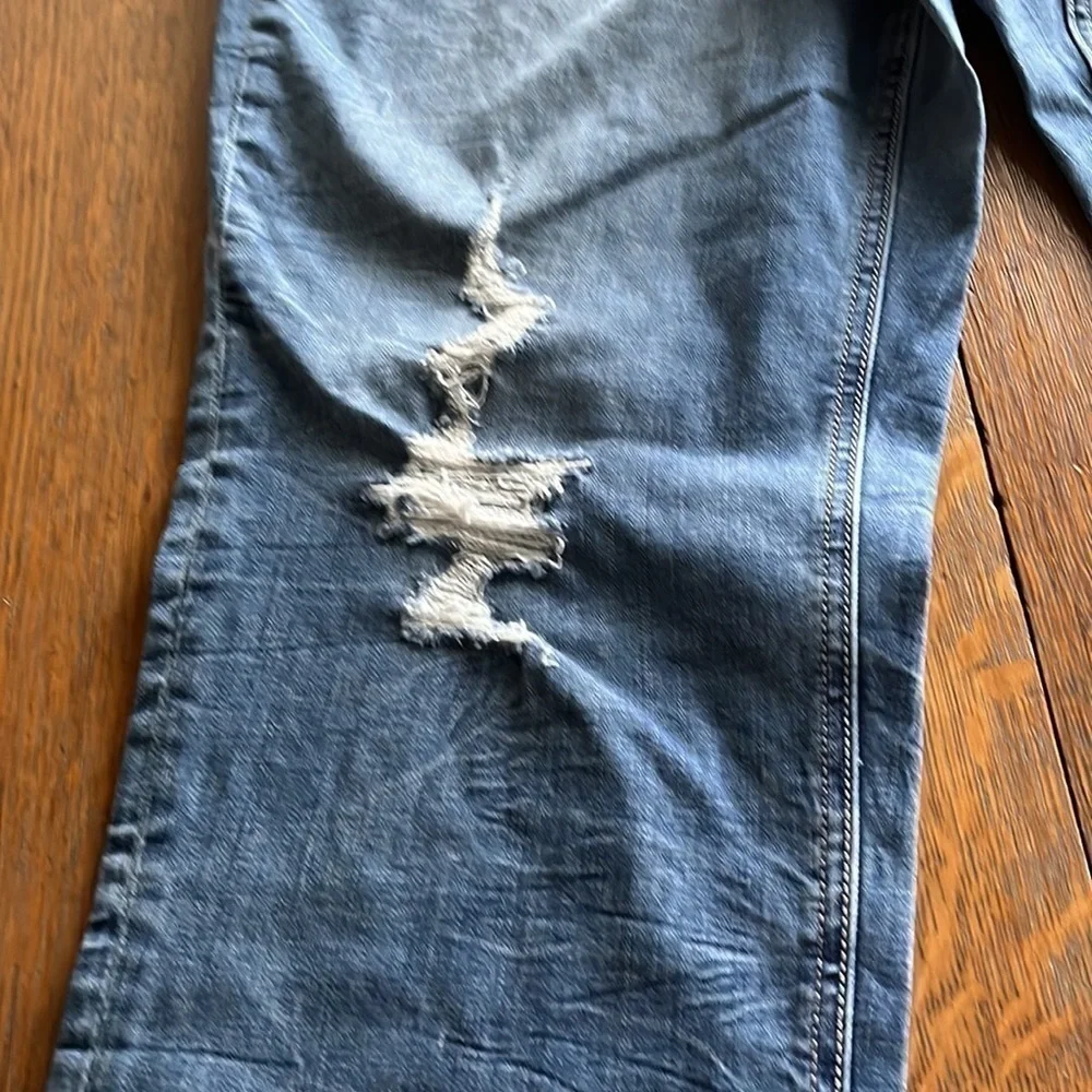 Lane Bryant Genius Fit distressed crop jeans size 18